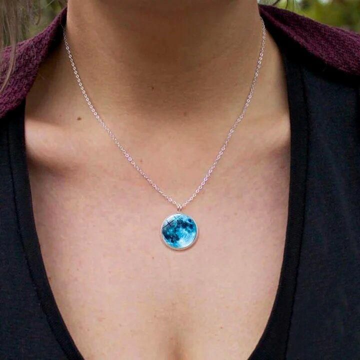 Attractive Glowing Moon Neclace
